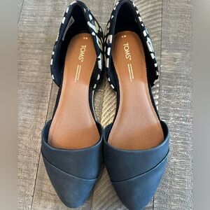Toms Black Pointed D'Orsay Flats
